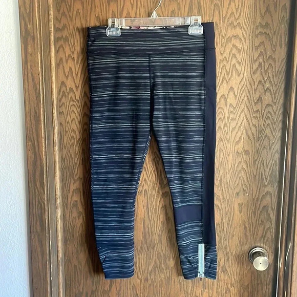 Lululemon navy‎ Capri leggings 10 - Picture 1 of 5